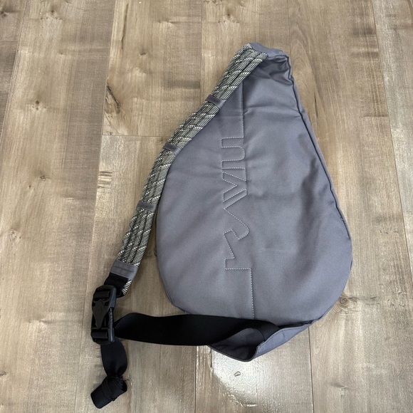 Kavu Rope Sling Bag Outdoor Hiking Backpack Purse Gray Wipeable Pockets Gorpcore - Picture 13 of 15